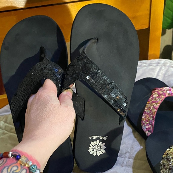 Yellow Box 3 Pair of Sequined Flip Flops - Sz 8 Excellent condition - Picture 2 of 5